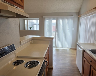 2300 Old Spanish Trail Drive - Photo Thumbnail 11