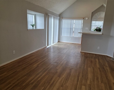 2300 Old Spanish Trail Drive - Photo Thumbnail 4
