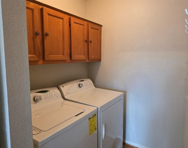 2300 Old Spanish Trail Drive - Photo Thumbnail 9