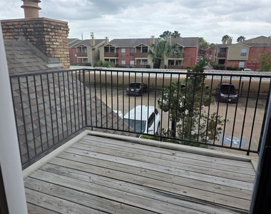 2300 Old Spanish Trail Drive - Photo Thumbnail 16