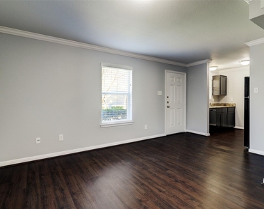 1600 W T C Jester Boulevard - Photo Thumbnail 2