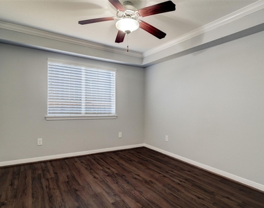 1600 W T C Jester Boulevard - Photo Thumbnail 5
