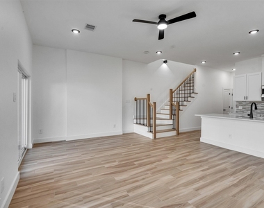4421 Reed Rd Unit - Photo Thumbnail 1