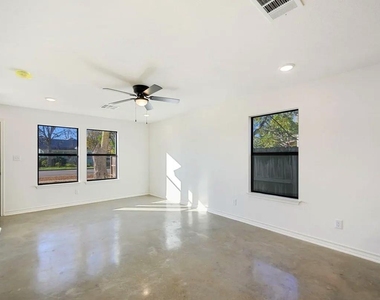 545 Delmar Street - Photo Thumbnail 11