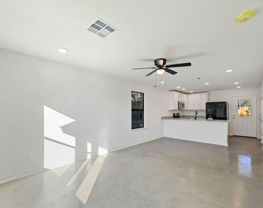 545 Delmar Street - Photo Thumbnail 5