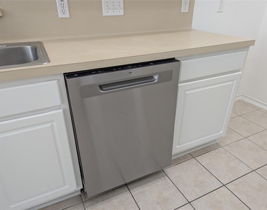16515 Beckland Lane - Photo Thumbnail 4