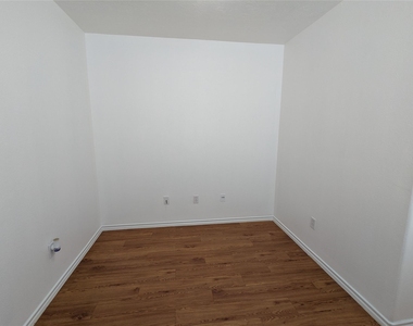 16515 Beckland Lane - Photo Thumbnail 8