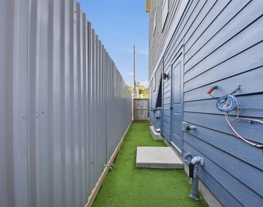 2204 Lou Ellen Lane - Photo Thumbnail 39