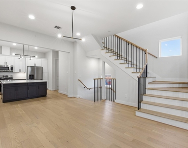 2204 Lou Ellen Lane - Photo Thumbnail 15
