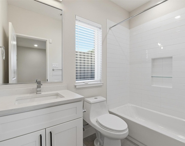 2204 Lou Ellen Lane - Photo Thumbnail 7