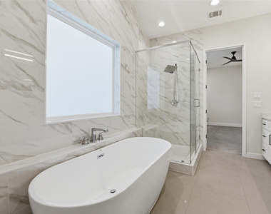 2204 Lou Ellen Lane - Photo Thumbnail 31