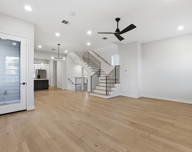 2204 Lou Ellen Lane - Photo Thumbnail 10