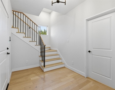 2204 Lou Ellen Lane - Photo Thumbnail 2