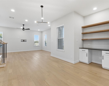 2204 Lou Ellen Lane - Photo Thumbnail 14