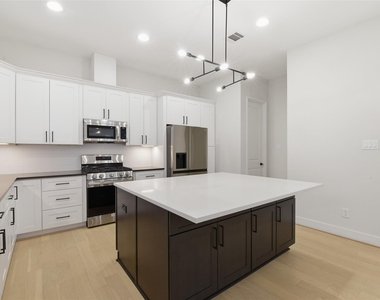 2204 Lou Ellen Lane - Photo Thumbnail 19