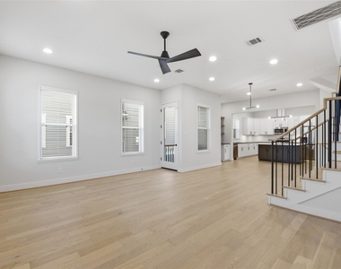 2204 Lou Ellen Lane - Photo Thumbnail 9