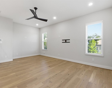 2204 Lou Ellen Lane - Photo Thumbnail 11