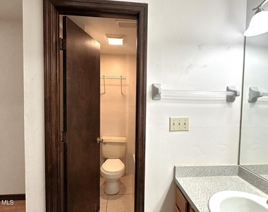 931 Commerce Road Se - Photo Thumbnail 11