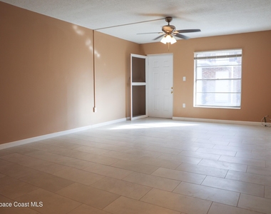 190 E Olmstead Drive - Photo Thumbnail 5