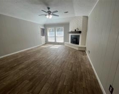 16064 Holly Street - Photo Thumbnail 6