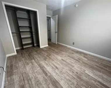 16064 Holly Street - Photo Thumbnail 15