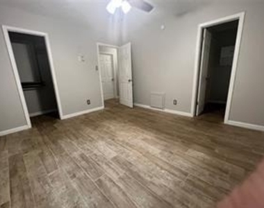 16064 Holly Street - Photo Thumbnail 11