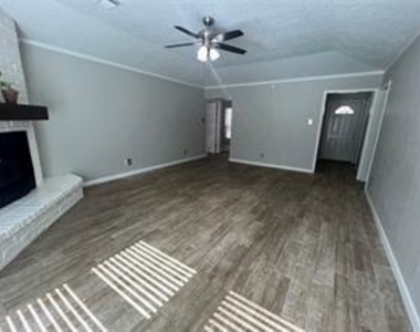 16064 Holly Street - Photo Thumbnail 4