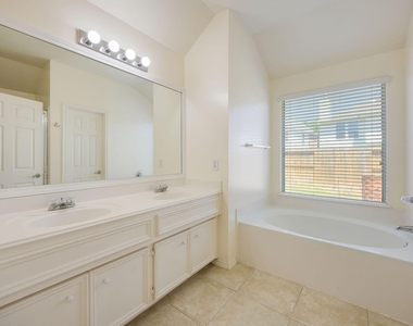 20602 Naples Terrace Lane - Photo Thumbnail 11