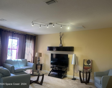 755 Ventura Drive - Photo Thumbnail 3