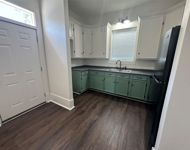 801 Saint Mary's Boulevard - Photo Thumbnail 8