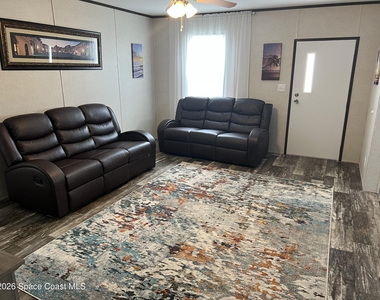 194 Holiday Park Boulevard Ne - Photo Thumbnail 3