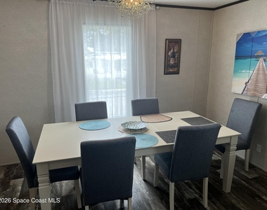 194 Holiday Park Boulevard Ne - Photo Thumbnail 4