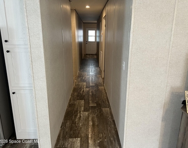 194 Holiday Park Boulevard Ne - Photo Thumbnail 7