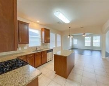 7338 Boerne Creek Drive - Photo Thumbnail 6