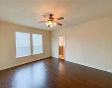 7338 Boerne Creek Drive - Photo Thumbnail 12