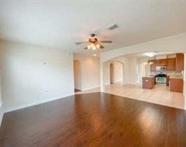 7338 Boerne Creek Drive - Photo Thumbnail 10