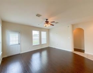 7338 Boerne Creek Drive - Photo Thumbnail 9