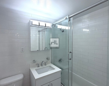 East 69th Street - Photo Thumbnail 3