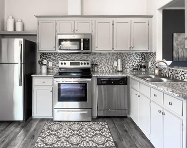 516 Stafford Spring Avenue - Photo Thumbnail 3