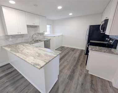 2101 Fountain View Drive - Photo Thumbnail 9