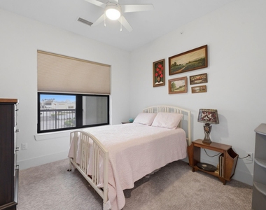 199 Waterpoint Court - Photo Thumbnail 4
