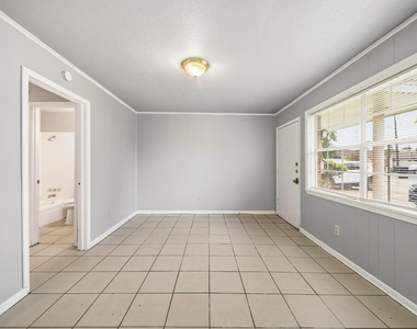 6116 Octavia Street - Photo Thumbnail 12