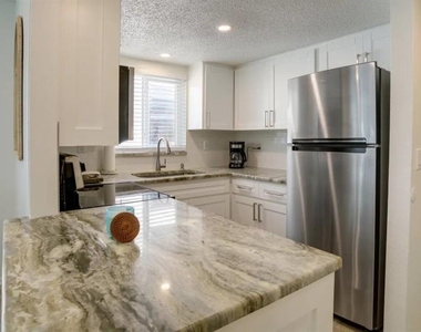 2110 Gulf Boulevard - Photo Thumbnail 9