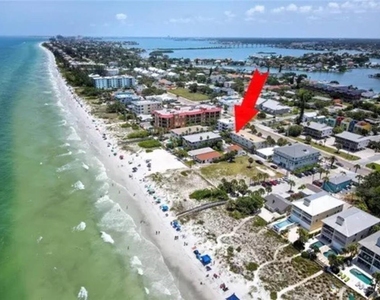 2110 Gulf Boulevard - Photo Thumbnail 1