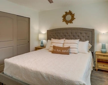 2110 Gulf Boulevard - Photo Thumbnail 4