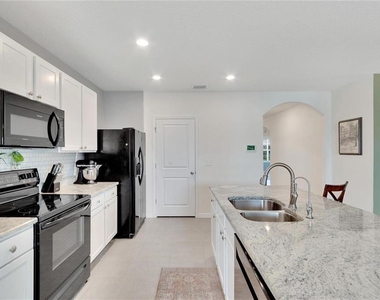 10324 Geese Trail Circle - Photo Thumbnail 16