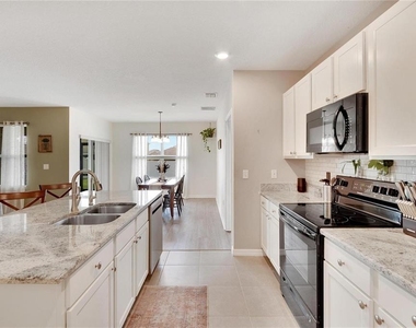 10324 Geese Trail Circle - Photo Thumbnail 14