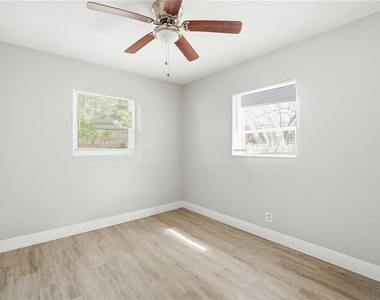 8419 N Semmes Street - Photo Thumbnail 9