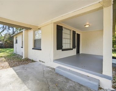 10019 N Jasmine Avenue - Photo Thumbnail 21