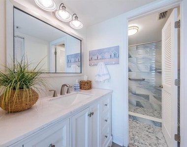 6357 Bahia Del Mar Boulevard - Photo Thumbnail 12